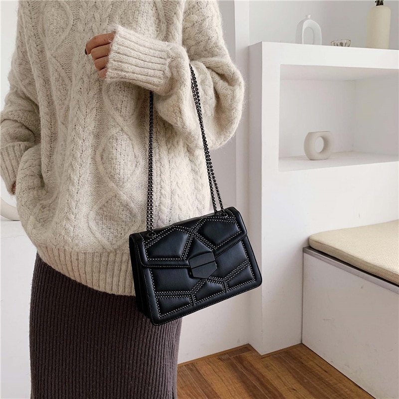 Rivet chaîne marque concepteur en cuir PU sacs à bandoulière pour les femmes 2020 Simple mode sac à bandoulière dame de luxe petits sacs à main Rivet chaîne marque concepteur en cuir PU sacs à bandoulière pour les femmes 2020 Simple mode sac à bandoulière dame de luxe petits sacs à main