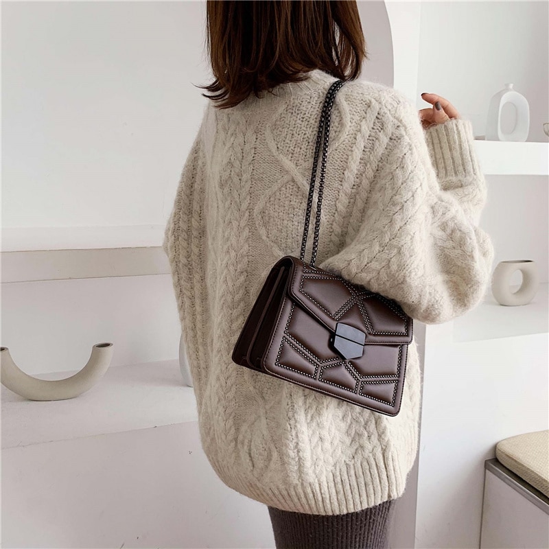 Rivet chaîne marque concepteur en cuir PU sacs à bandoulière pour les femmes 2020 Simple mode sac à bandoulière dame de luxe petits sacs à main Rivet chaîne marque concepteur en cuir PU sacs à bandoulière pour les femmes 2020 Simple mode sac à bandoulière dame de luxe petits sacs à main