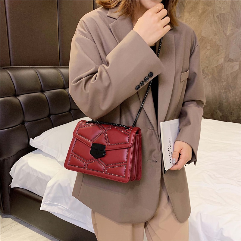 Rivet chaîne marque concepteur en cuir PU sacs à bandoulière pour les femmes 2020 Simple mode sac à bandoulière dame de luxe petits sacs à main Rivet chaîne marque concepteur en cuir PU sacs à bandoulière pour les femmes 2020 Simple mode sac à bandoulière dame de luxe petits sacs à main