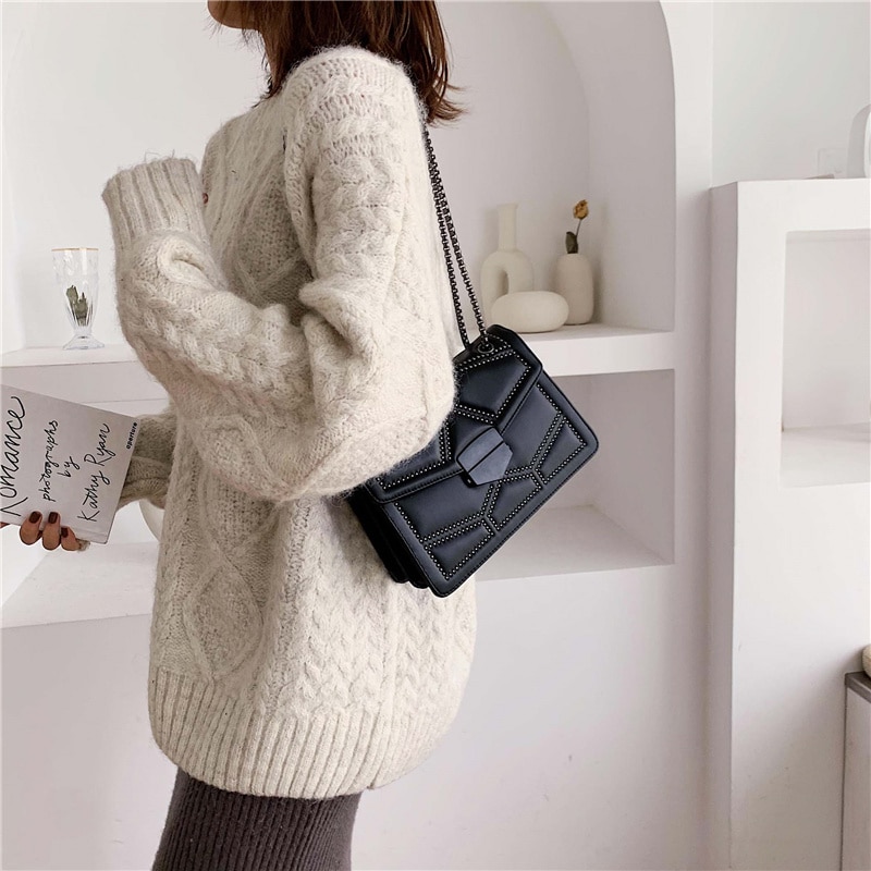 Rivet chaîne marque concepteur en cuir PU sacs à bandoulière pour les femmes 2020 Simple mode sac à bandoulière dame de luxe petits sacs à main Rivet chaîne marque concepteur en cuir PU sacs à bandoulière pour les femmes 2020 Simple mode sac à bandoulière dame de luxe petits sacs à main